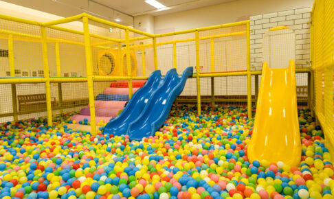 宇土シティの巨大室内遊園地がリニューアル！子どもが大喜びの室内遊び場