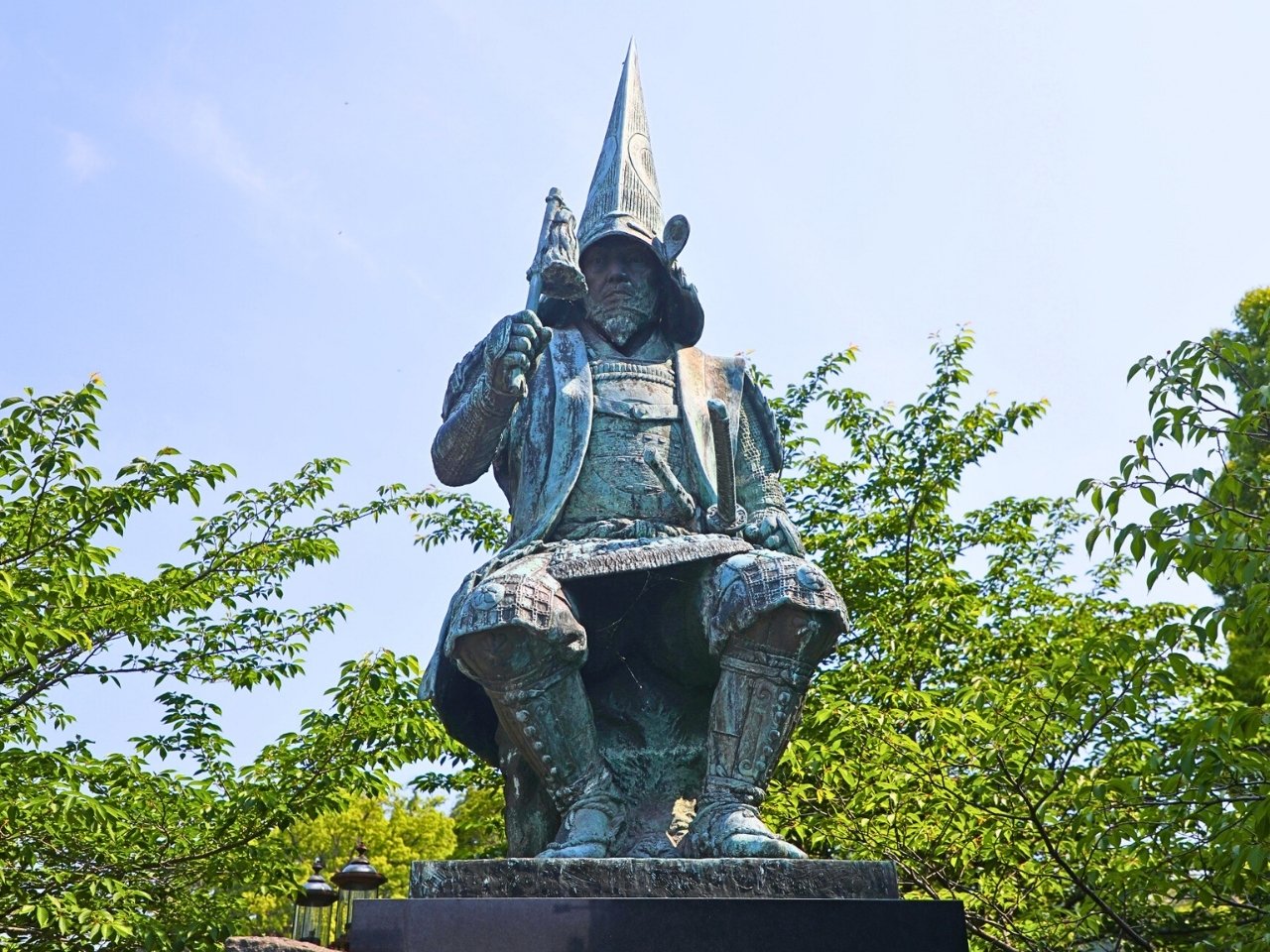 熊本地震から10年。熊本城が「不落の名城」と呼ばれる真の理由と復興の軌跡を歩く